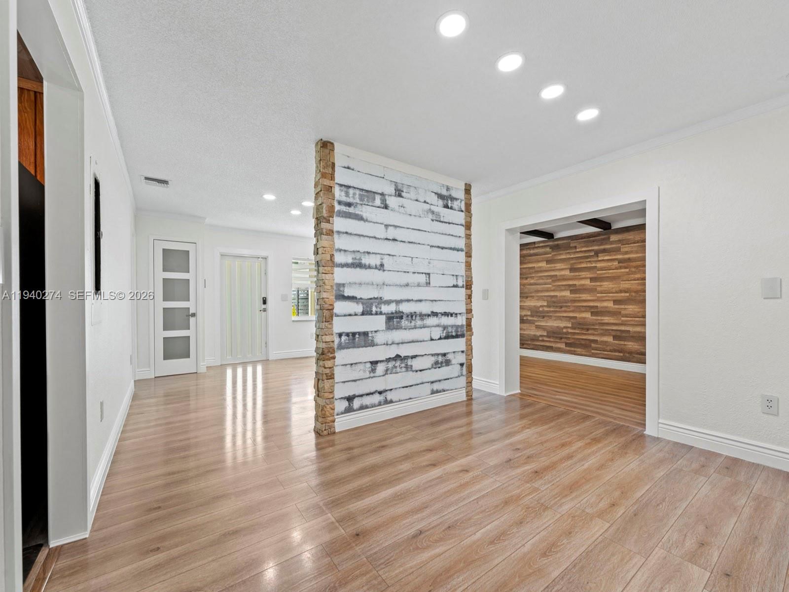 Real estate property located at 5565 193rd Ln, Miami-dade, Lakes Of Acadia Unit 3 Th, Miami Gardens, FL