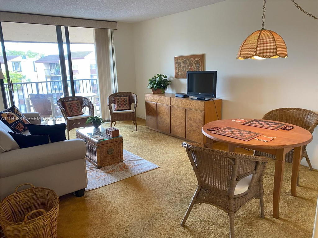 Real estate property located at 14601 Kendall Dr #403K, Miami-dade, Promenade At Kendale Lake, Miami, FL