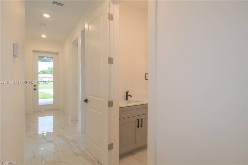 Real estate property located at 2045 Carver Ave, Lee, Carver Park, Fort Myers, FL