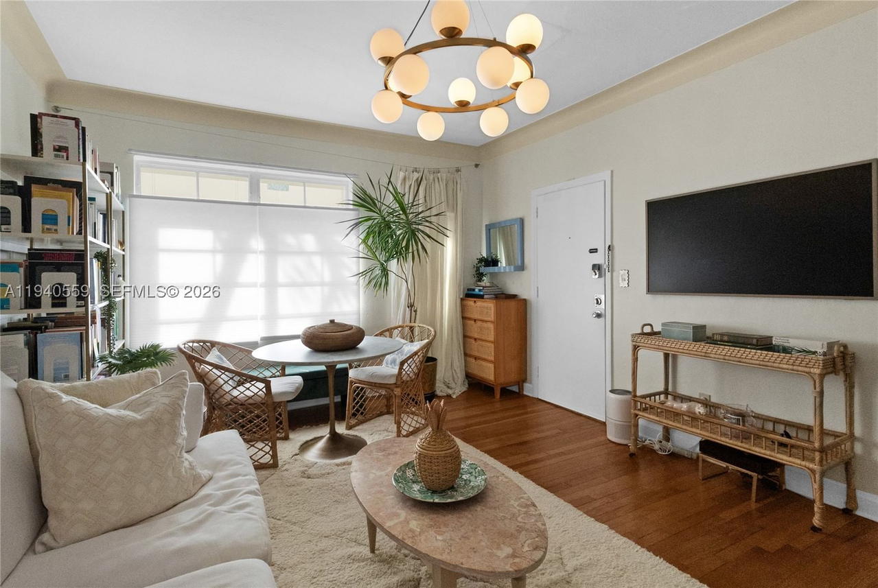 Real estate property located at 826 Euclid Ave #11, Miami-dade, Decolux Condo, Miami Beach, FL