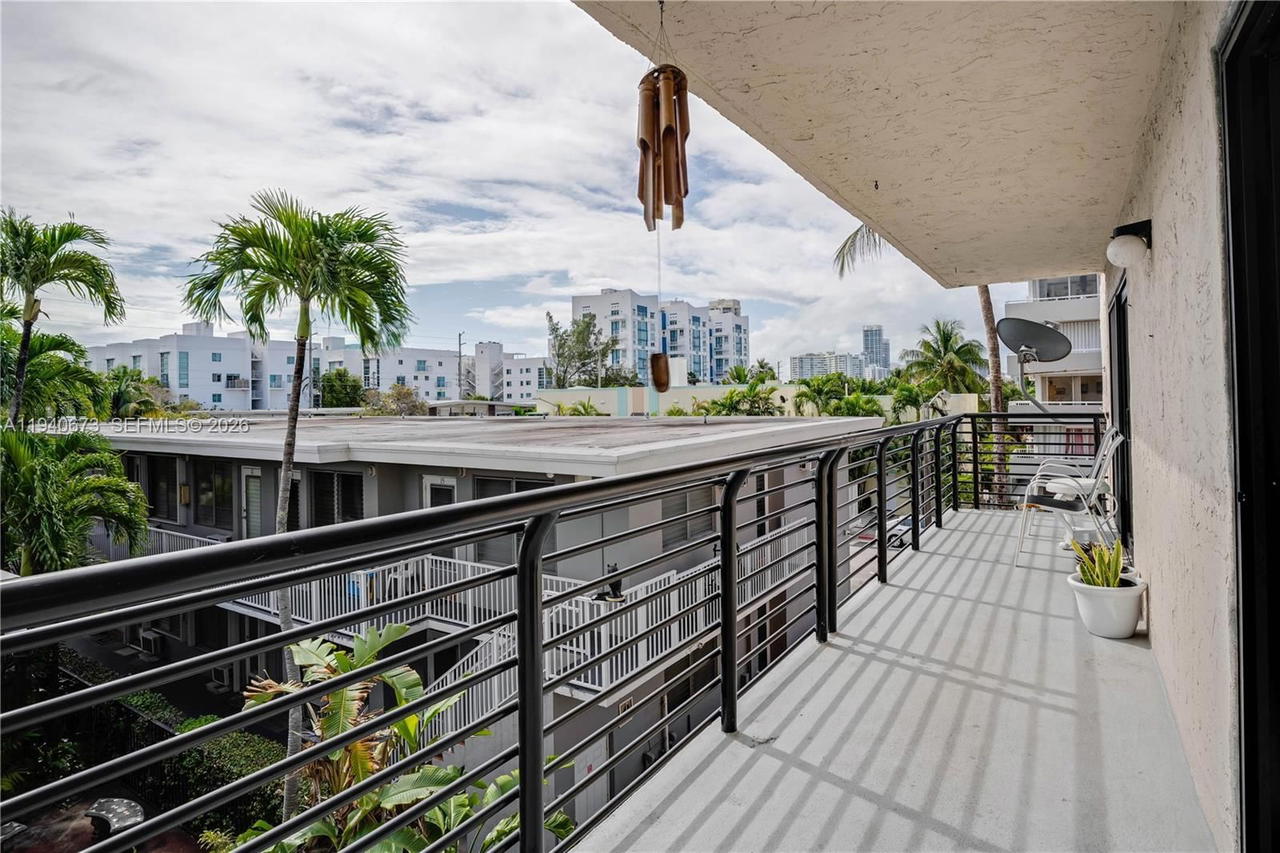 Real estate property located at 7801 Abbott Ave #302, Miami-dade, Frances Condo Apts, Miami Beach, FL