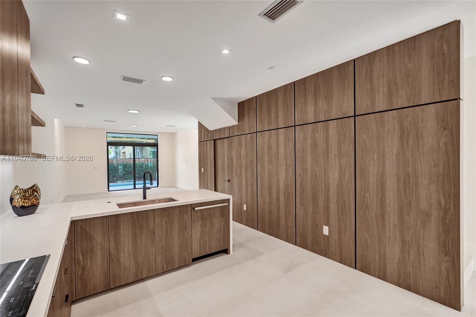 Real estate property located at 3073 Hibiscus St., Miami-dade, Carters Addn To C Gr, Miami, FL