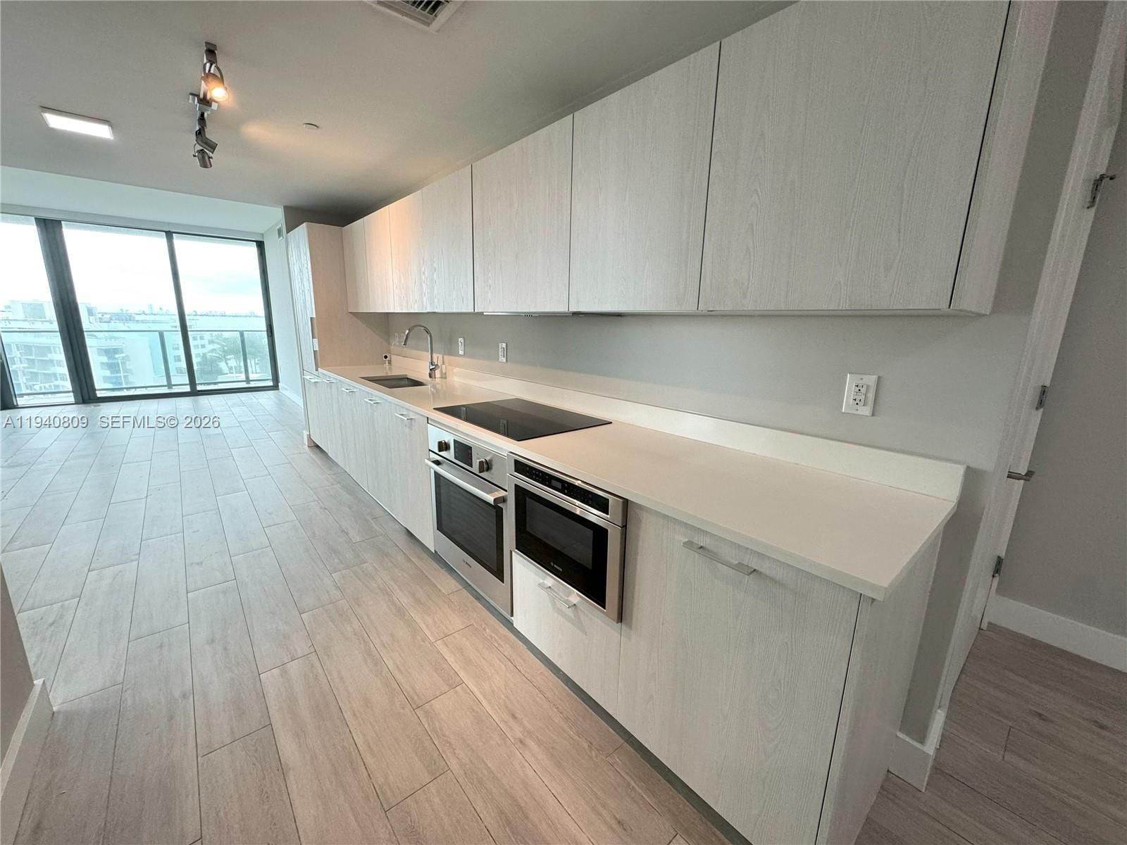 Real estate property located at 501 31st St #1101, Miami-dade, Paraiso Bayviews Condo, Miami, FL