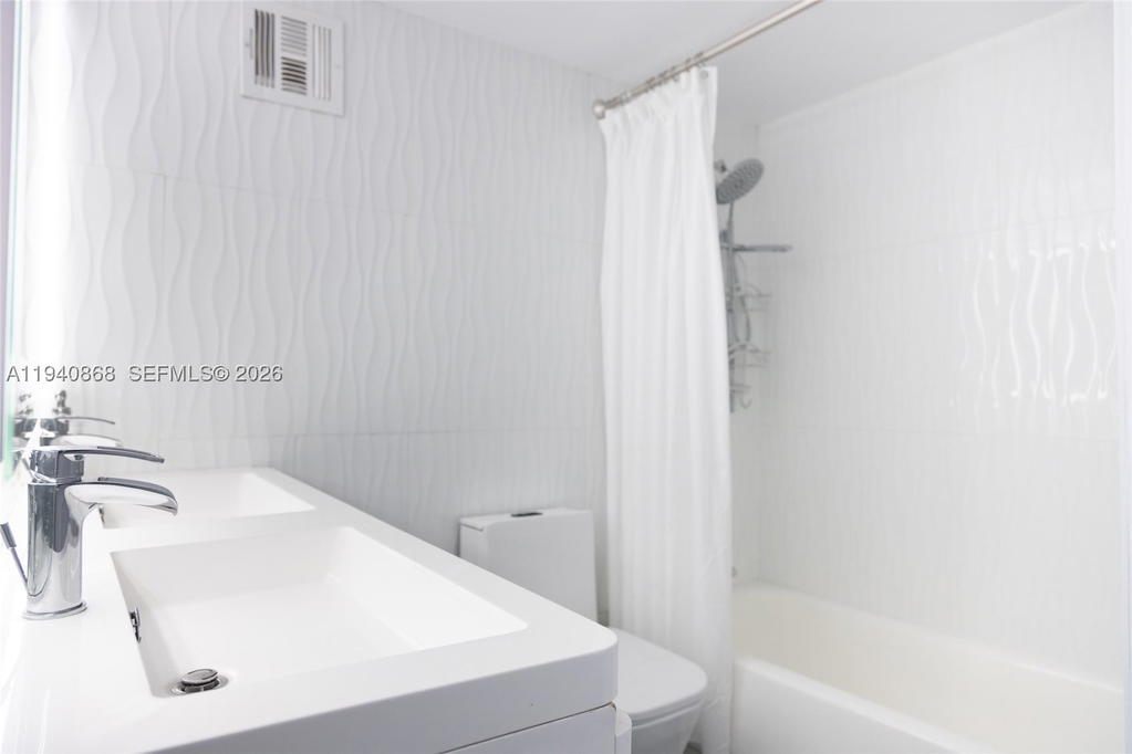 Real estate property located at 1200 West Ave #708, Miami-dade, Mirador 1200 Condo, Miami Beach, FL