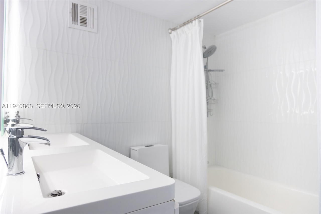 Real estate property located at 1200 West Ave #708, Miami-dade, Mirador 1200 Condo, Miami Beach, FL