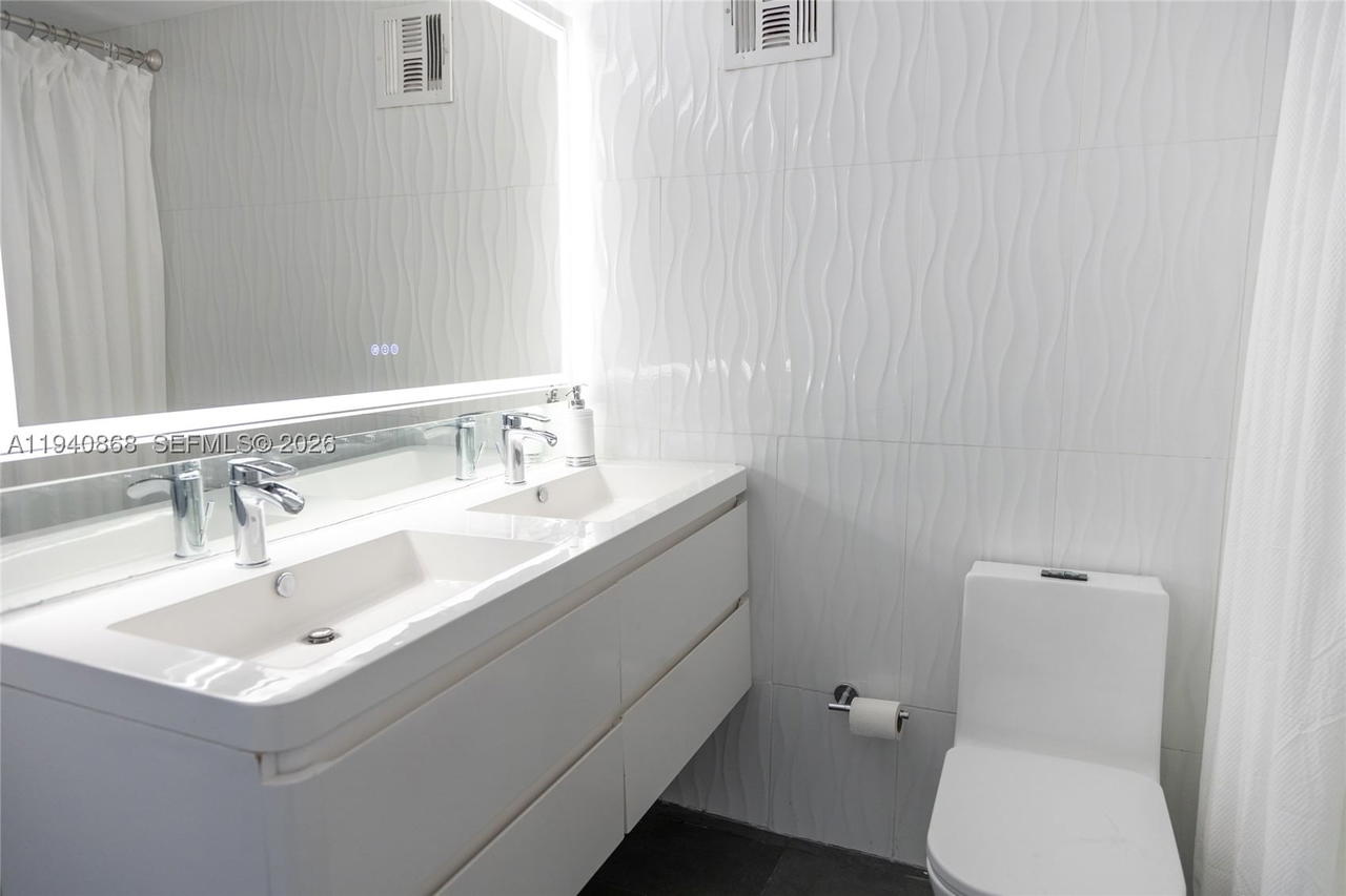 Real estate property located at 1200 West Ave #708, Miami-dade, Mirador 1200 Condo, Miami Beach, FL