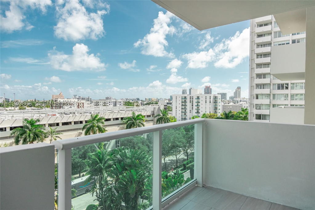 Real estate property located at 1200 West Ave #708, Miami-dade, Mirador 1200 Condo, Miami Beach, FL