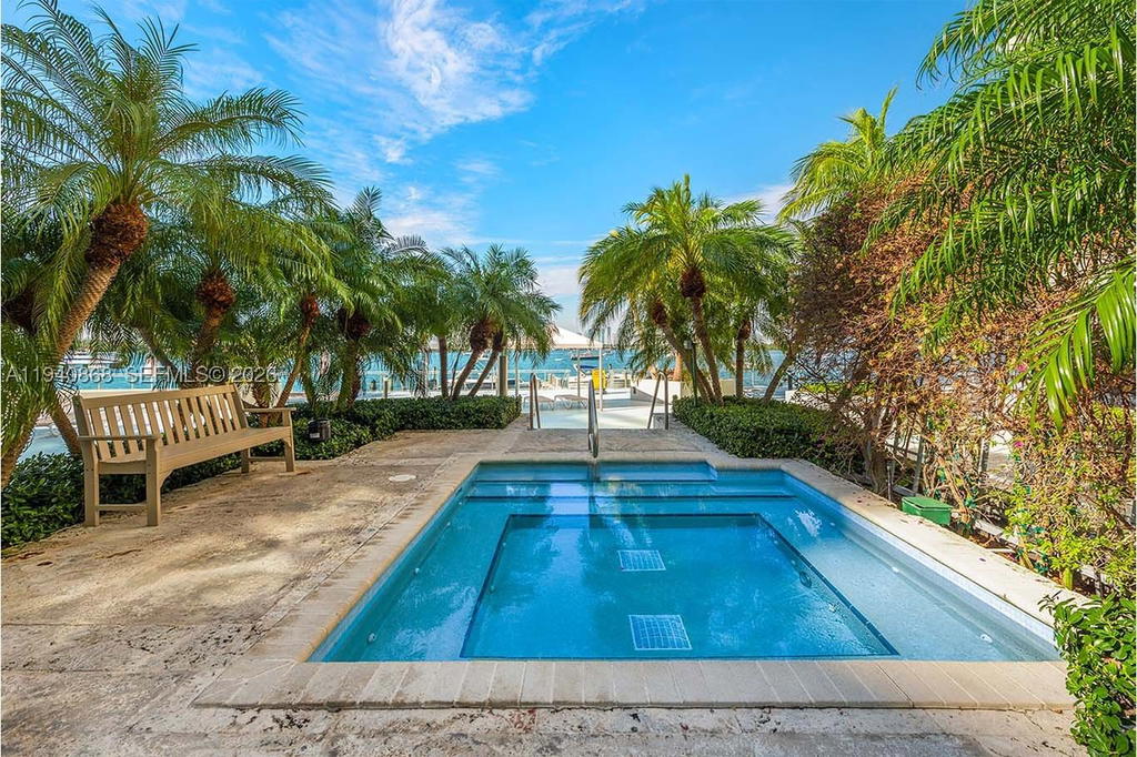 Real estate property located at 1200 West Ave #708, Miami-dade, Mirador 1200 Condo, Miami Beach, FL