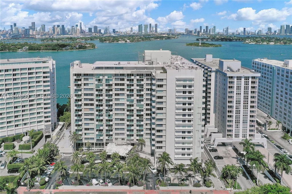 Real estate property located at 1200 West Ave #708, Miami-dade, Mirador 1200 Condo, Miami Beach, FL