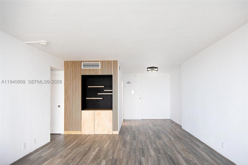 Real estate property located at 1200 West Ave #708, Miami-dade, Mirador 1200 Condo, Miami Beach, FL