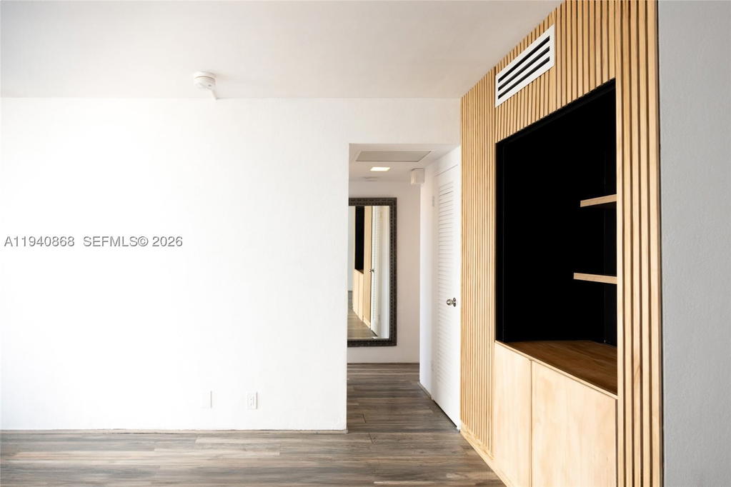 Real estate property located at 1200 West Ave #708, Miami-dade, Mirador 1200 Condo, Miami Beach, FL