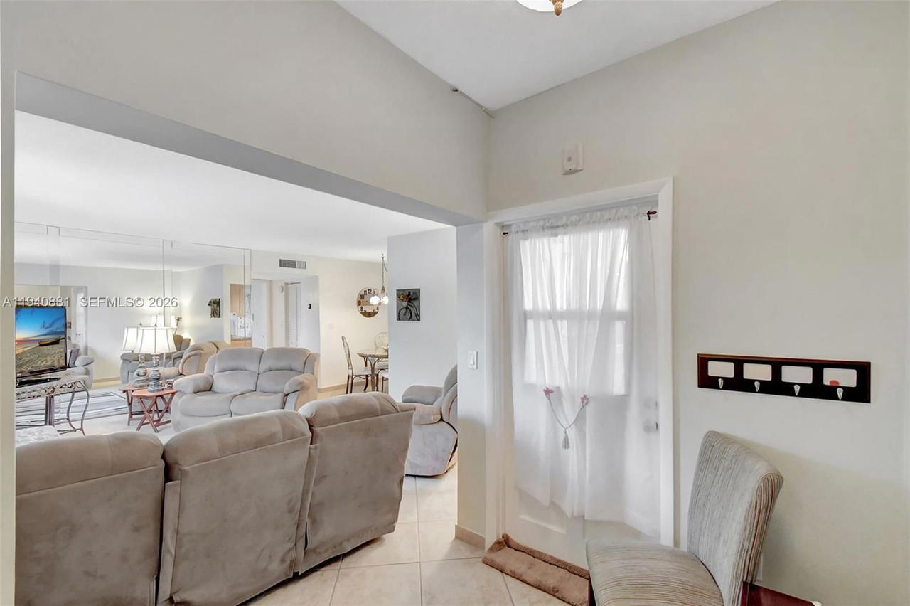 Real estate property located at 415 2nd St #201, Broward, Star Paradise Condo, Hallandale Beach, FL