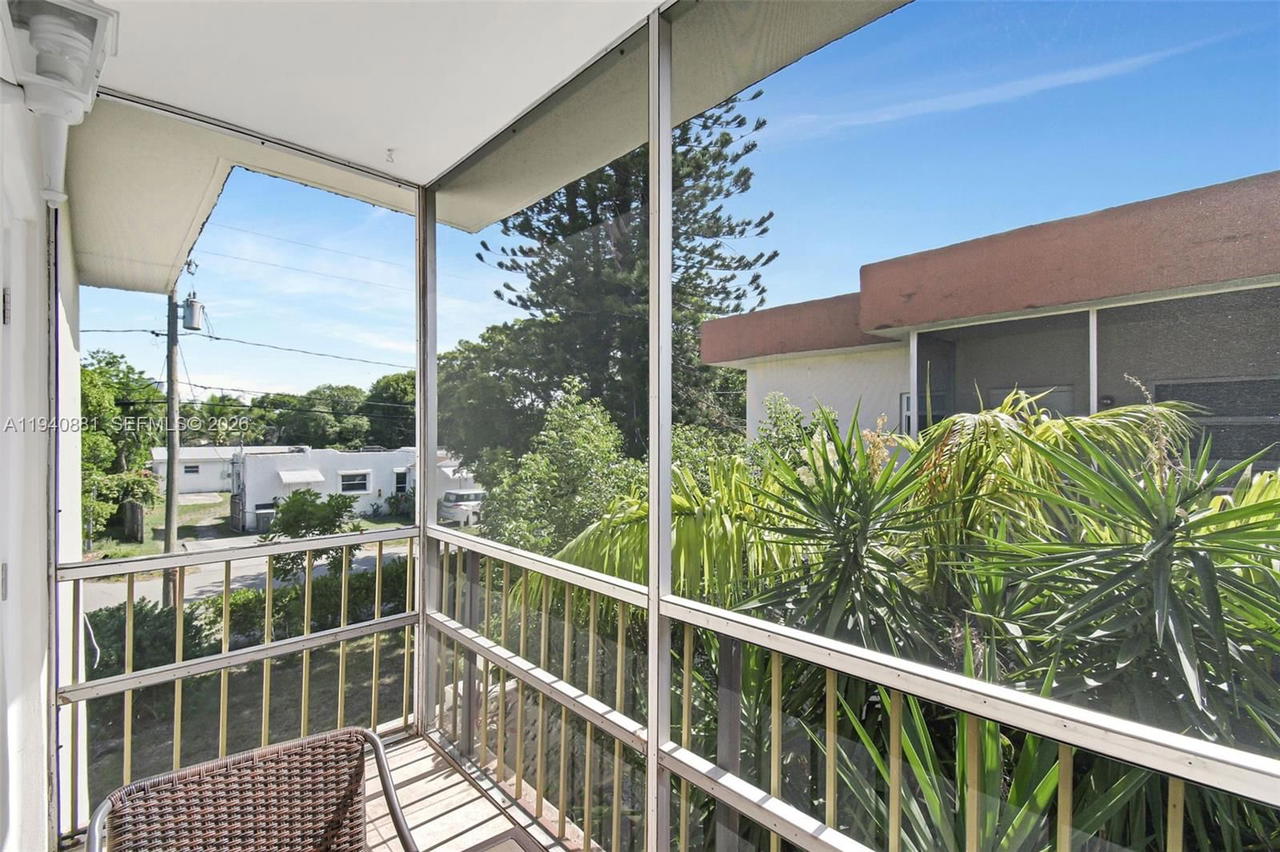 Real estate property located at 415 2nd St #201, Broward, Star Paradise Condo, Hallandale Beach, FL
