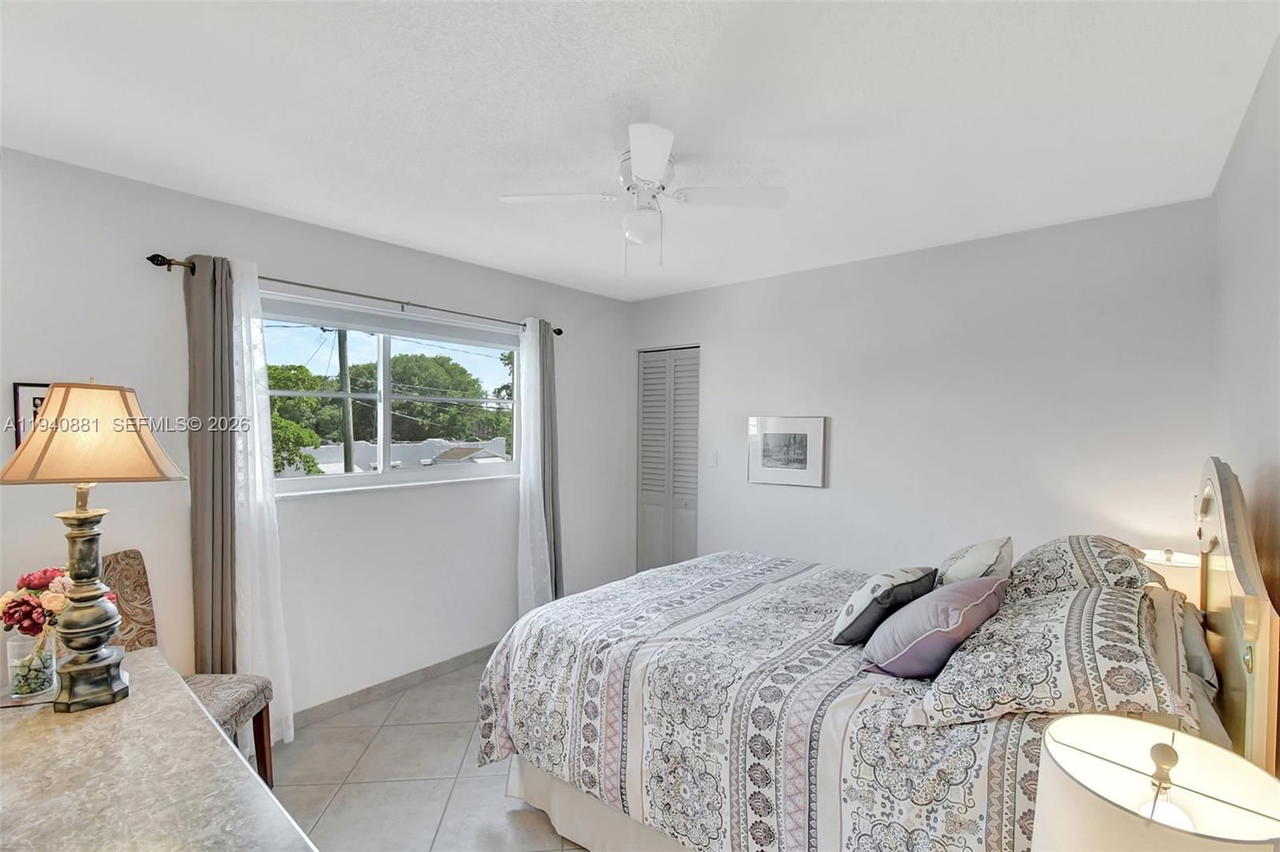Real estate property located at 415 2nd St #201, Broward, Star Paradise Condo, Hallandale Beach, FL