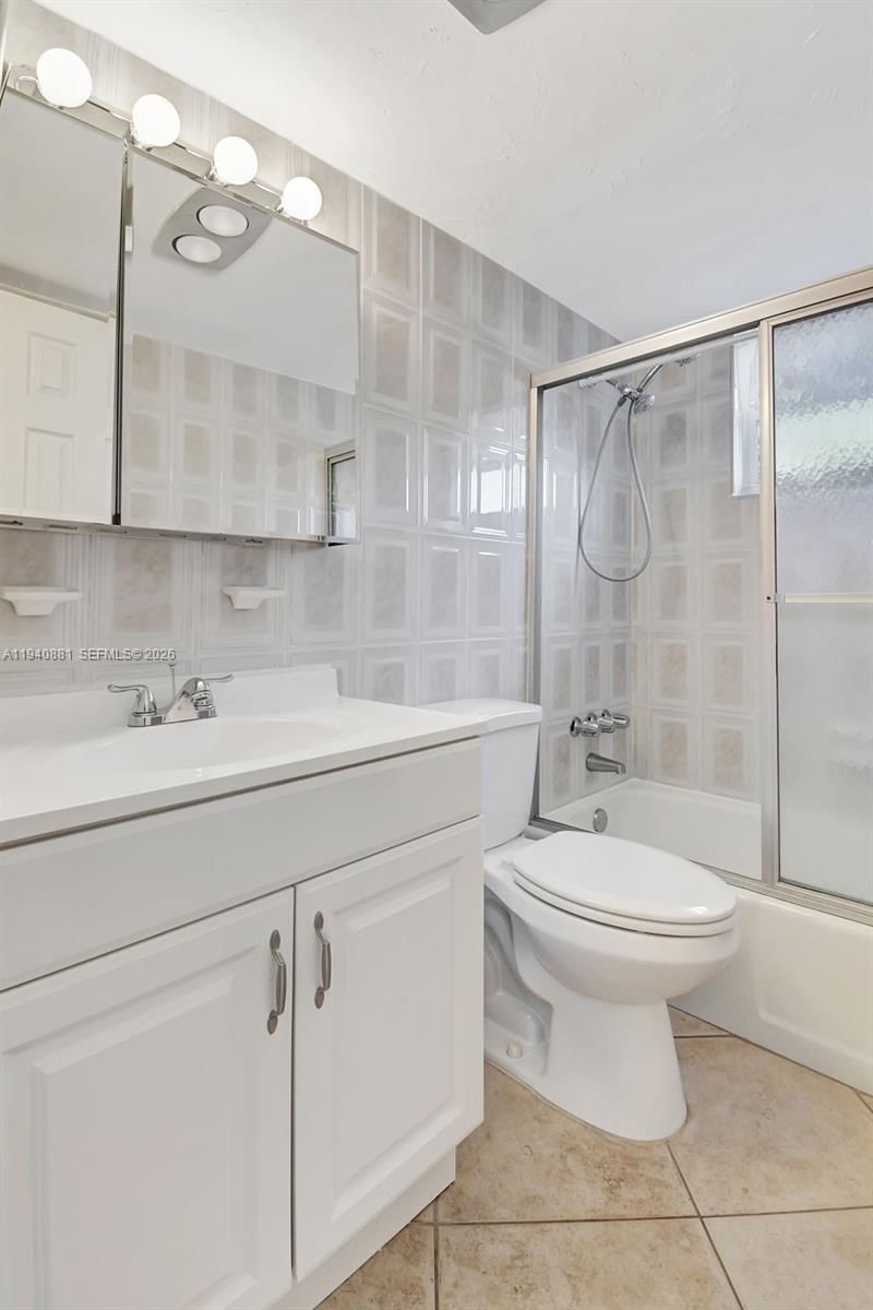 Real estate property located at 415 2nd St #201, Broward, Star Paradise Condo, Hallandale Beach, FL