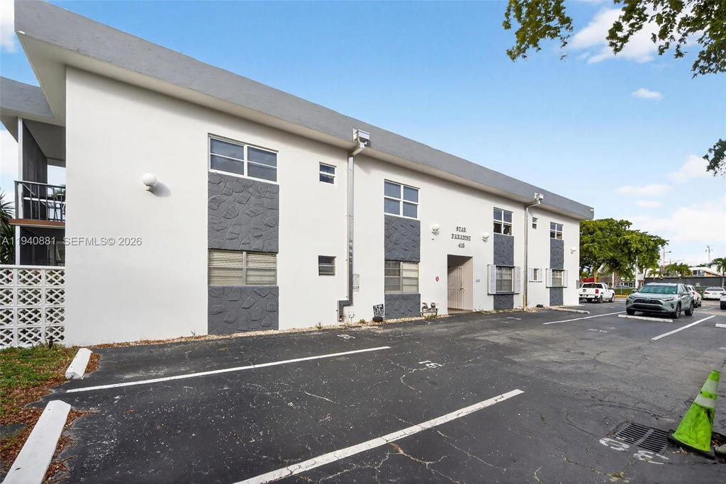 Real estate property located at 415 2nd St #201, Broward, Star Paradise Condo, Hallandale Beach, FL