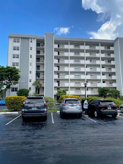 Real estate property located at 5860 44th St #102, Broward, Greens Of Inverrary Phase, Lauderhill, FL