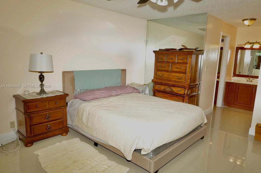 Real estate property located at 5860 44th St #102, Broward, Greens Of Inverrary Phase, Lauderhill, FL