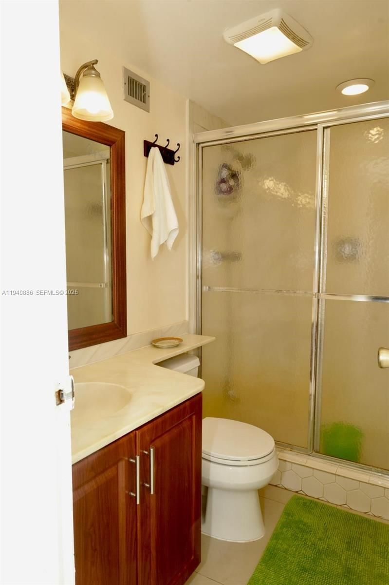 Real estate property located at 5860 44th St #102, Broward, Greens Of Inverrary Phase, Lauderhill, FL