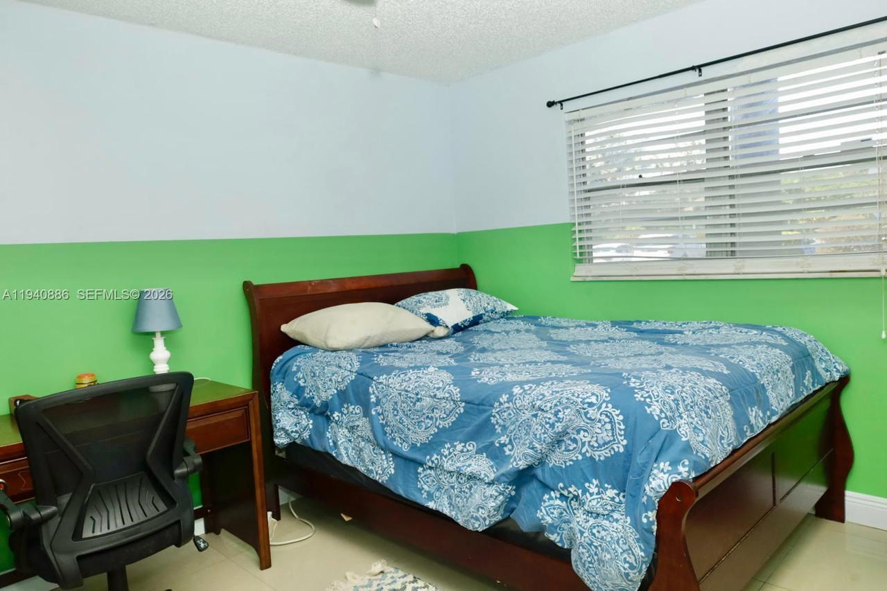 Real estate property located at 5860 44th St #102, Broward, Greens Of Inverrary Phase, Lauderhill, FL
