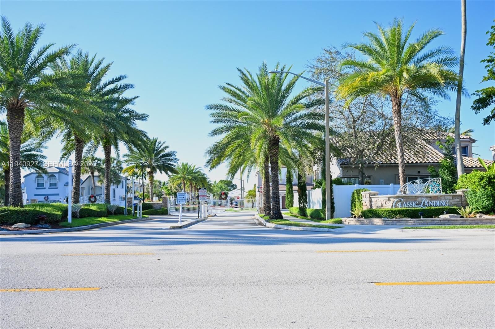 Real estate property located at 781 155th Ter, Broward, Towngate, Pembroke Pines, FL