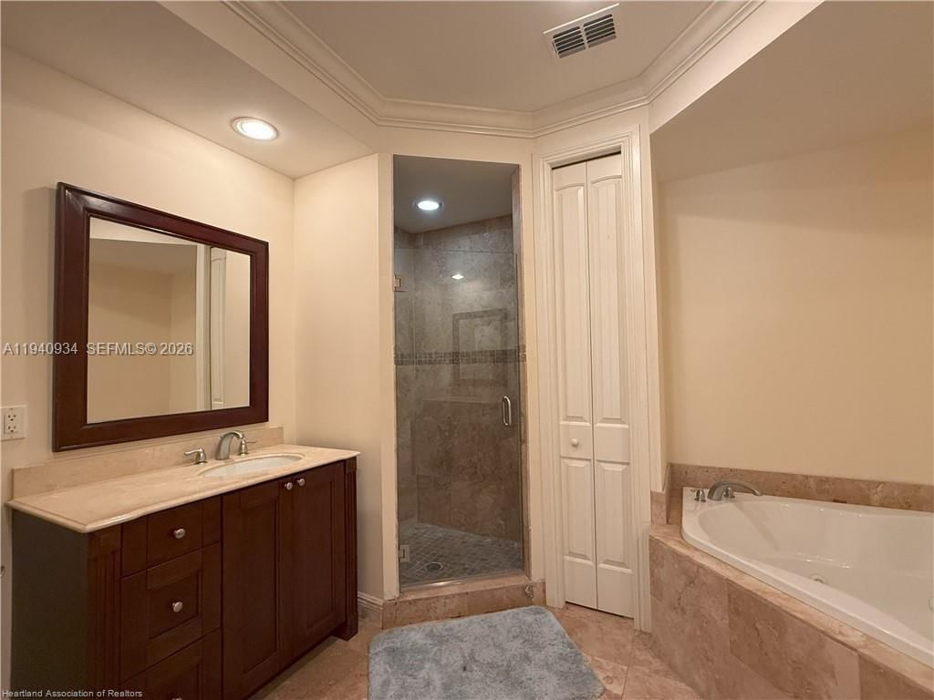 Real estate property located at 2351 Lakeview Drive #115, Highlands, Majestic Cv, Sebring, FL