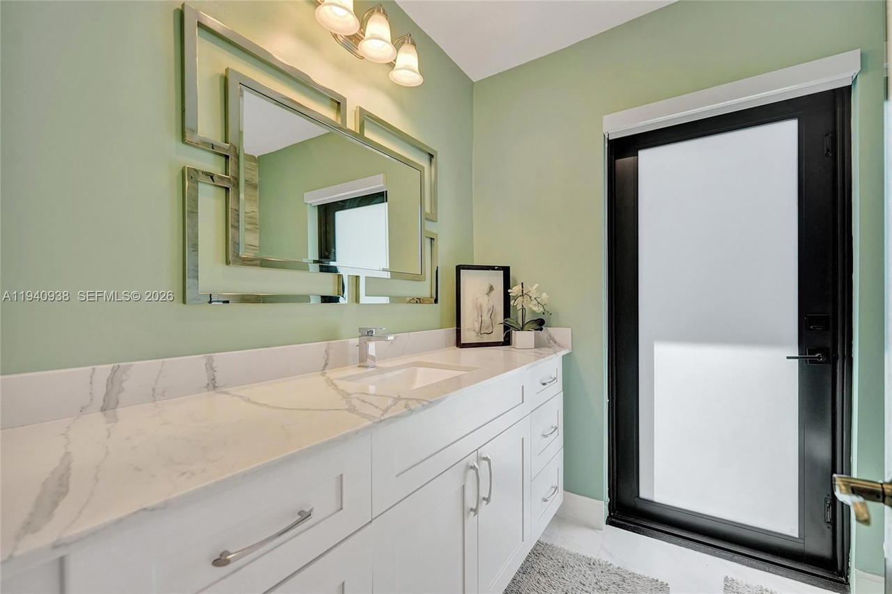 Real estate property located at 1254 Buchanan St, Broward, Hollywood Lakes Section, Hollywood, FL