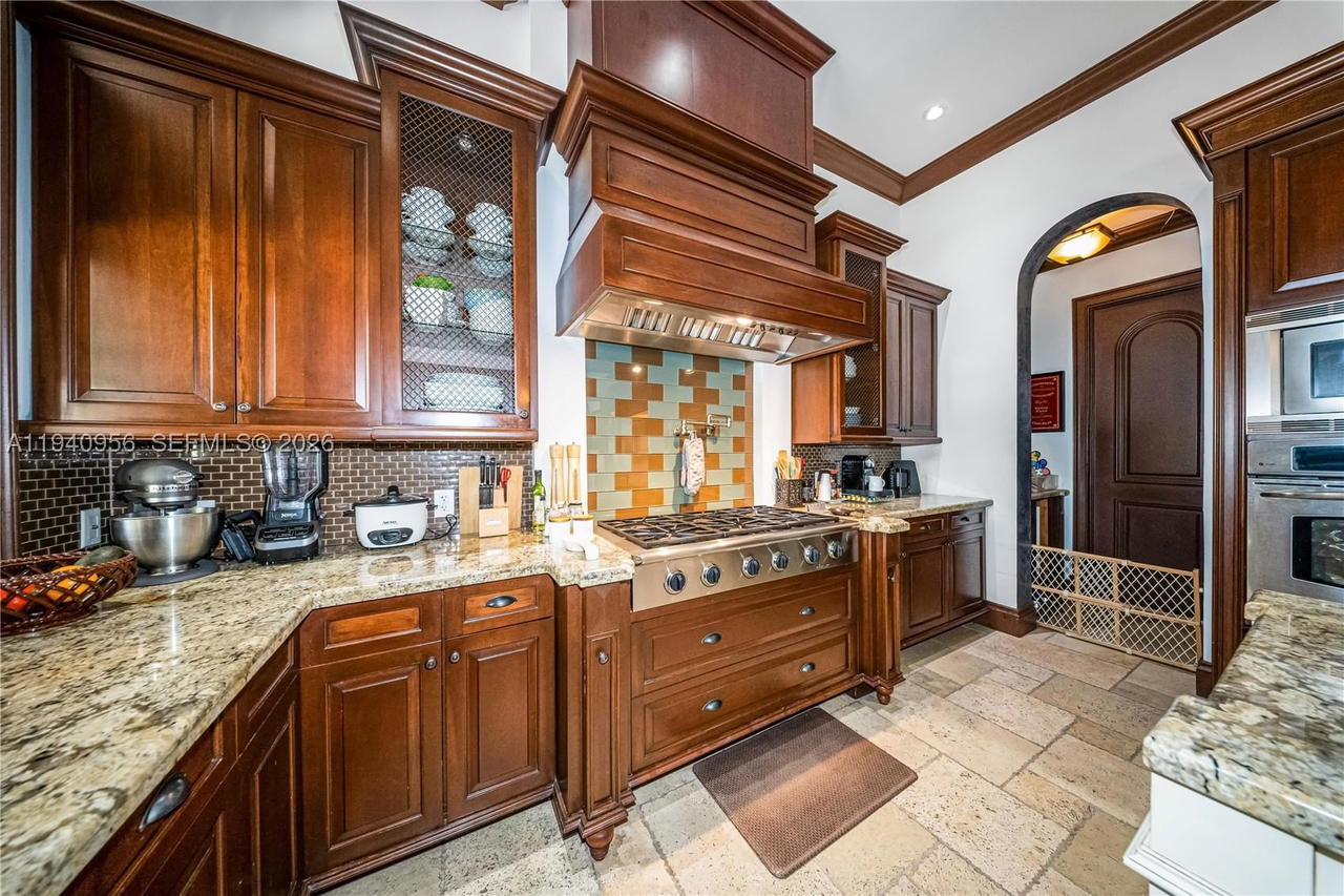 Real estate property located at 7538 64th St, Miami-dade, N/a, Miami, FL