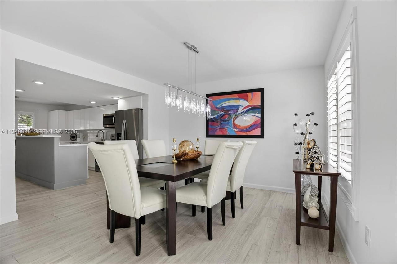 Real estate property located at 7110 54th St, Miami-dade, Bridgepoint, Miami, FL