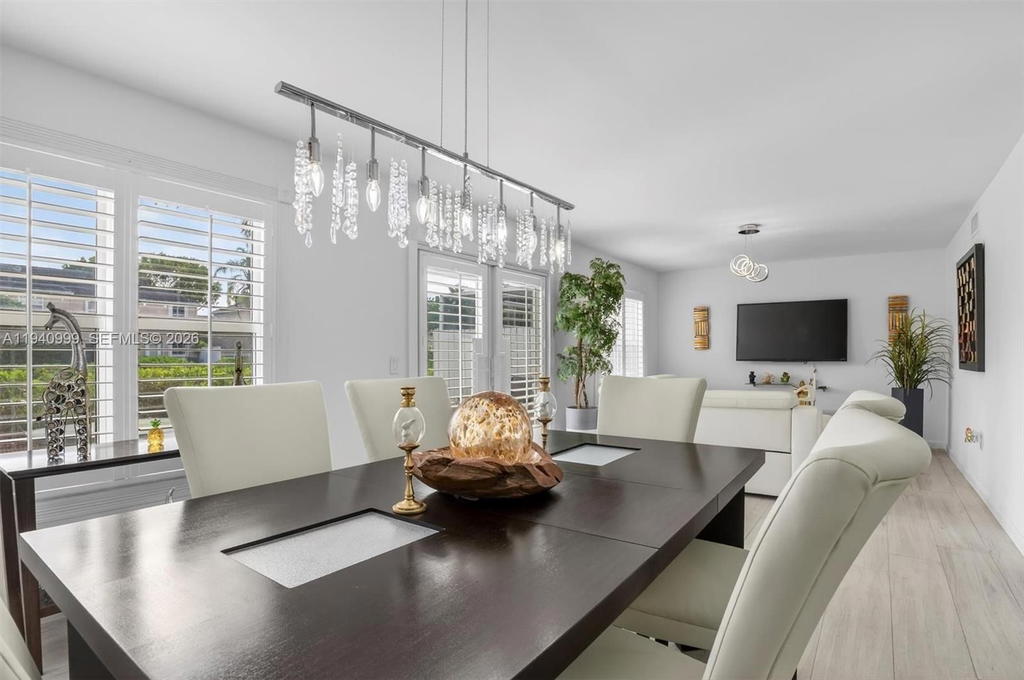 Real estate property located at 7110 54th St, Miami-dade, Bridgepoint, Miami, FL
