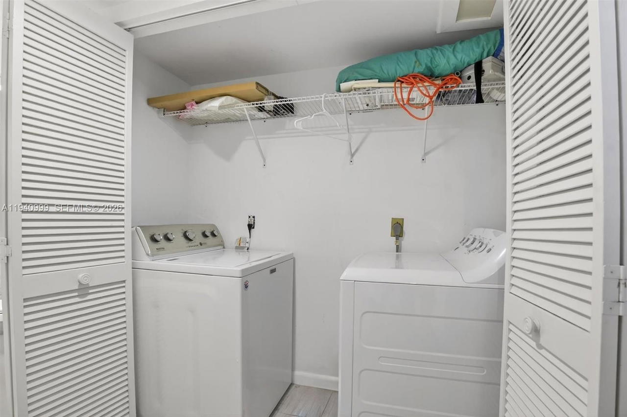 Real estate property located at 7110 54th St, Miami-dade, Bridgepoint, Miami, FL