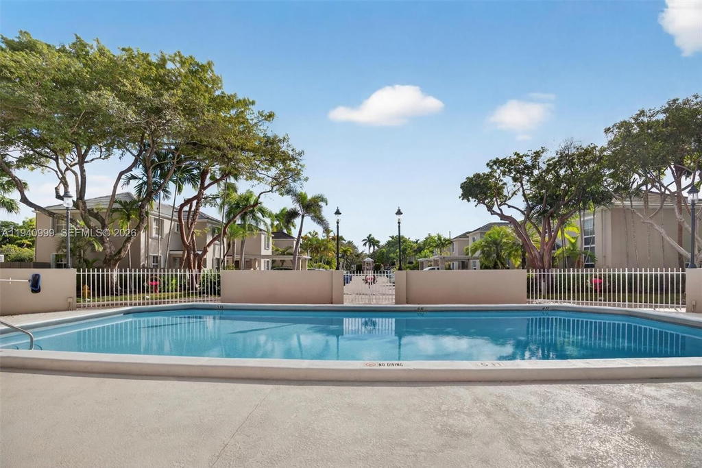 Real estate property located at 7110 54th St, Miami-dade, Bridgepoint, Miami, FL