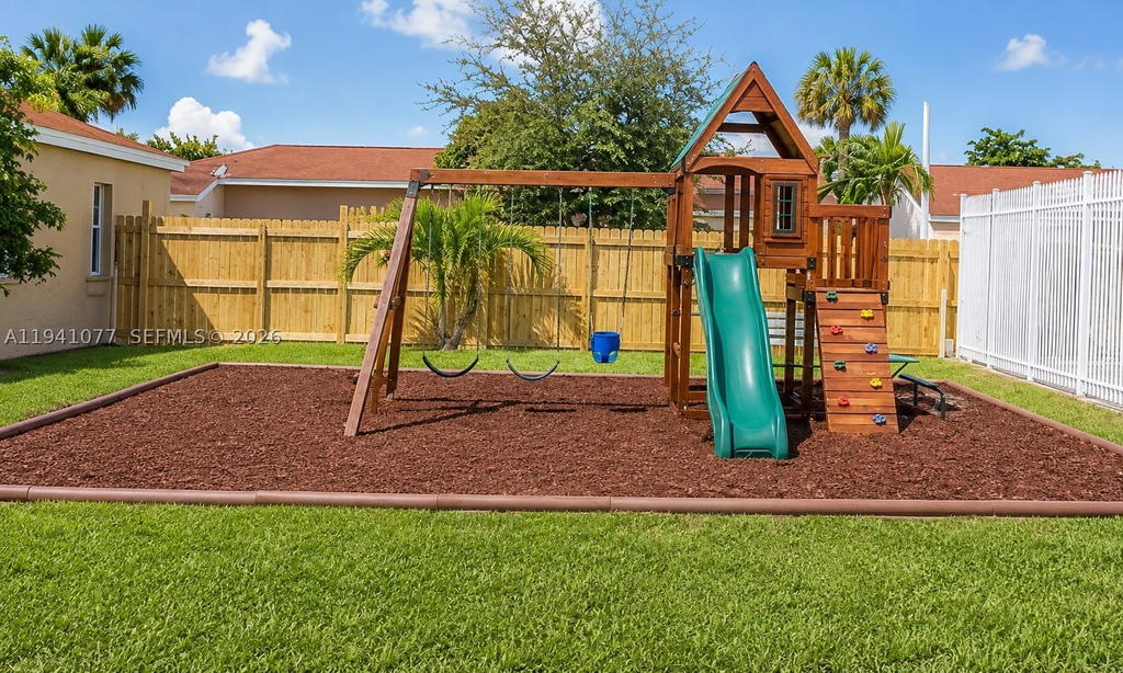 Real estate property located at 885 213th Ter #2, Miami-dade, Sierra Ridge Condo B, Miami, FL