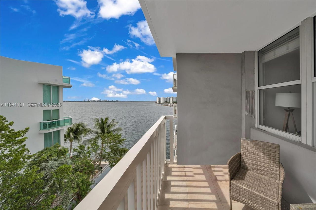 Real estate property located at 2016 Bay Dr #505, Miami-dade, Villa Bay Vista Condo, Miami Beach, FL