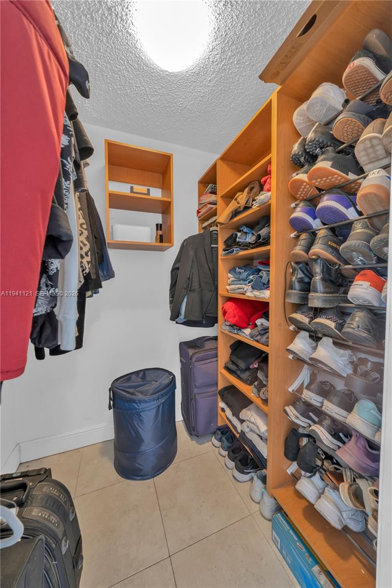 Real estate property located at 2016 Bay Dr #505, Miami-dade, Villa Bay Vista Condo, Miami Beach, FL