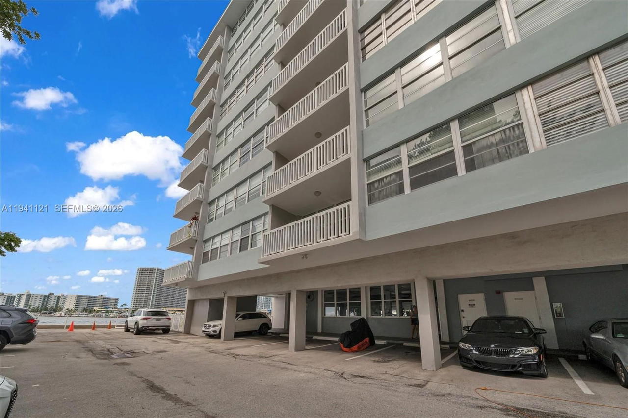 Real estate property located at 2016 Bay Dr #505, Miami-dade, Villa Bay Vista Condo, Miami Beach, FL