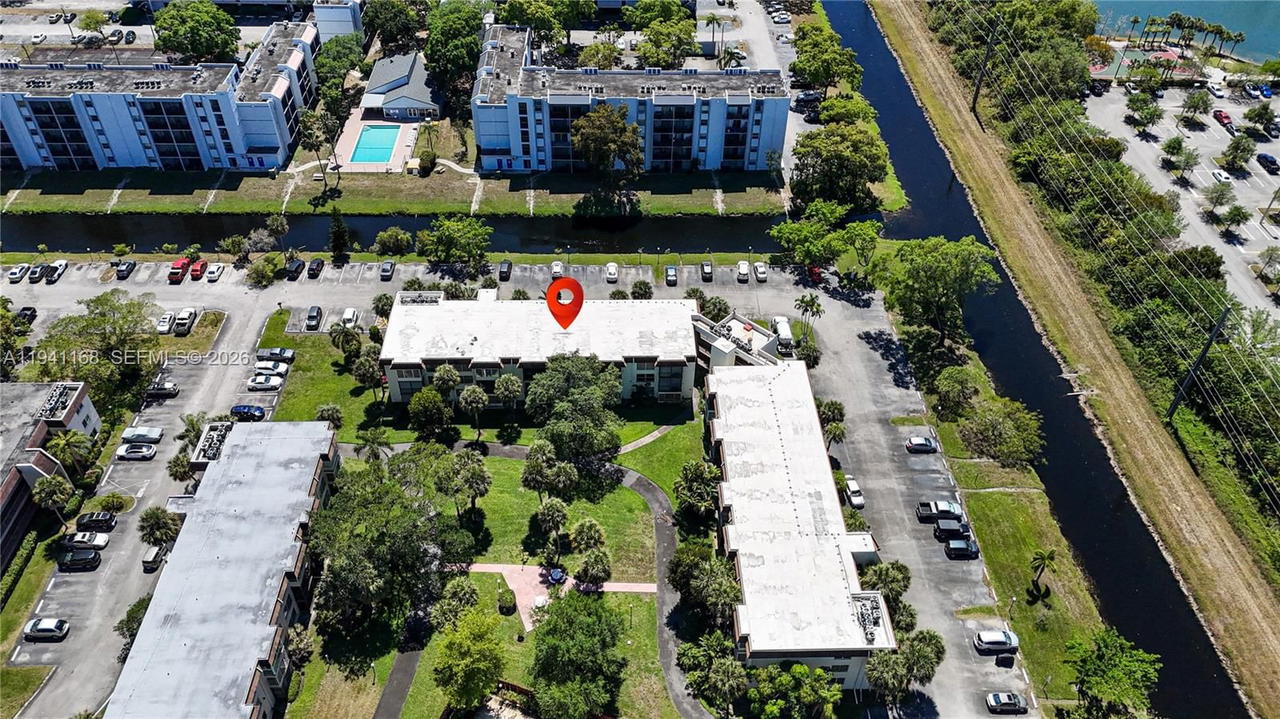 Real estate property located at 7500 17th St #207, Broward, Omega Condo No 8, Plantation, FL