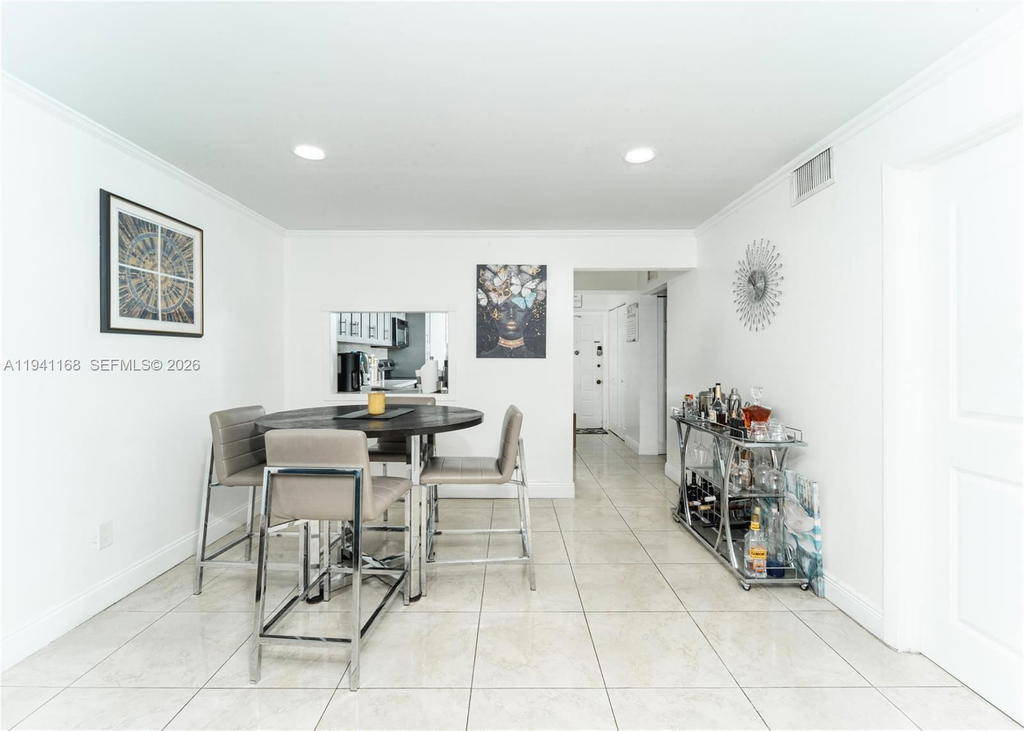 Real estate property located at 7500 17th St #207, Broward, Omega Condo No 8, Plantation, FL