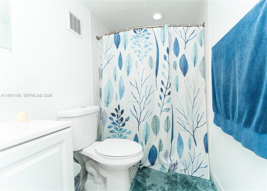 Real estate property located at 7500 17th St #207, Broward, Omega Condo No 8, Plantation, FL