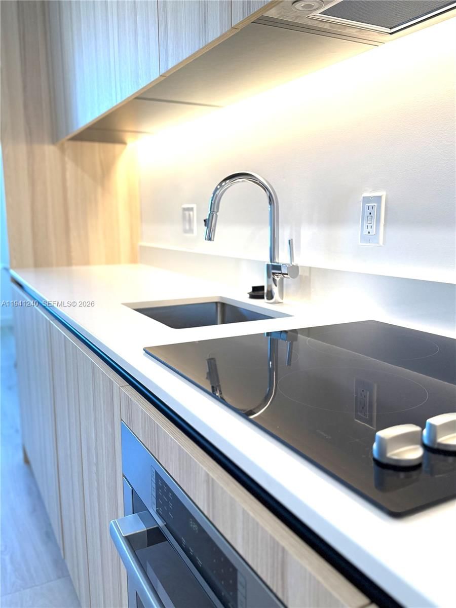 Real estate property located at 225 MIAMI AVE #3505, Miami-dade, District, Miami, FL