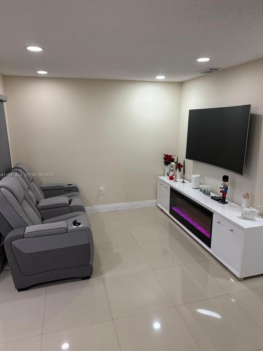 Real estate property located at 13867 62nd Ter, Miami-dade, Kendale Lakes North Sec 9, Miami, FL
