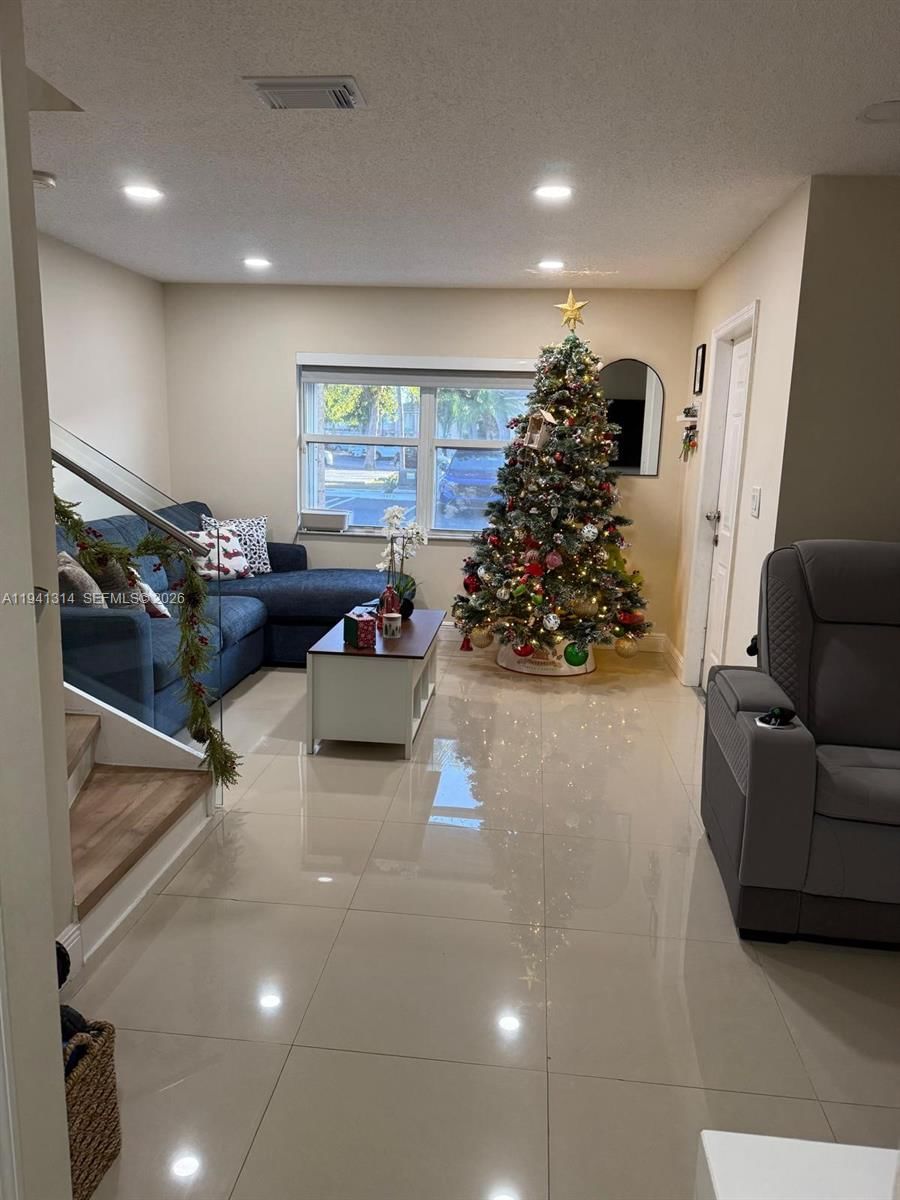 Real estate property located at 13867 62nd Ter, Miami-dade, Kendale Lakes North Sec 9, Miami, FL