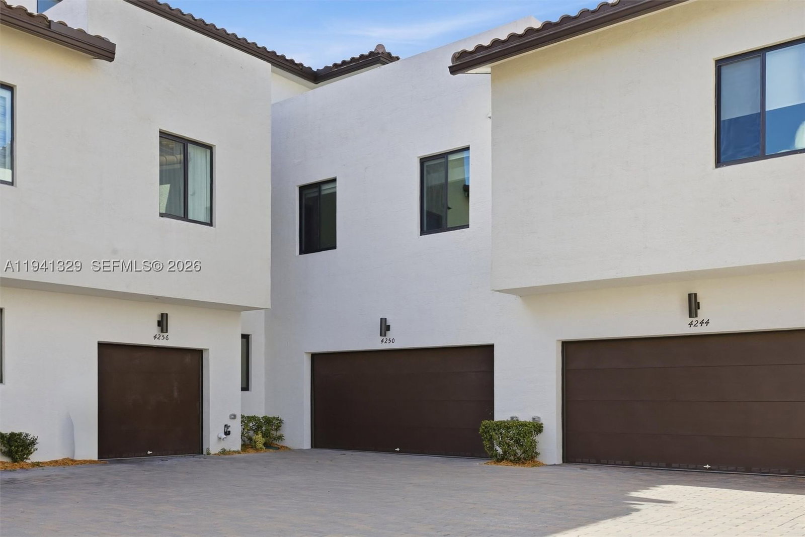 Real estate property located at 4250 83rd Ave, Miami-dade, Downtown Doral South Phas, Doral, FL