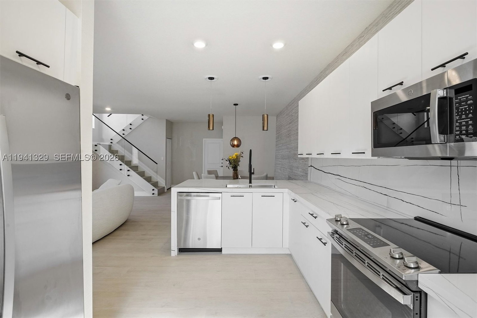 Real estate property located at 4250 83rd Ave, Miami-dade, Downtown Doral South Phas, Doral, FL