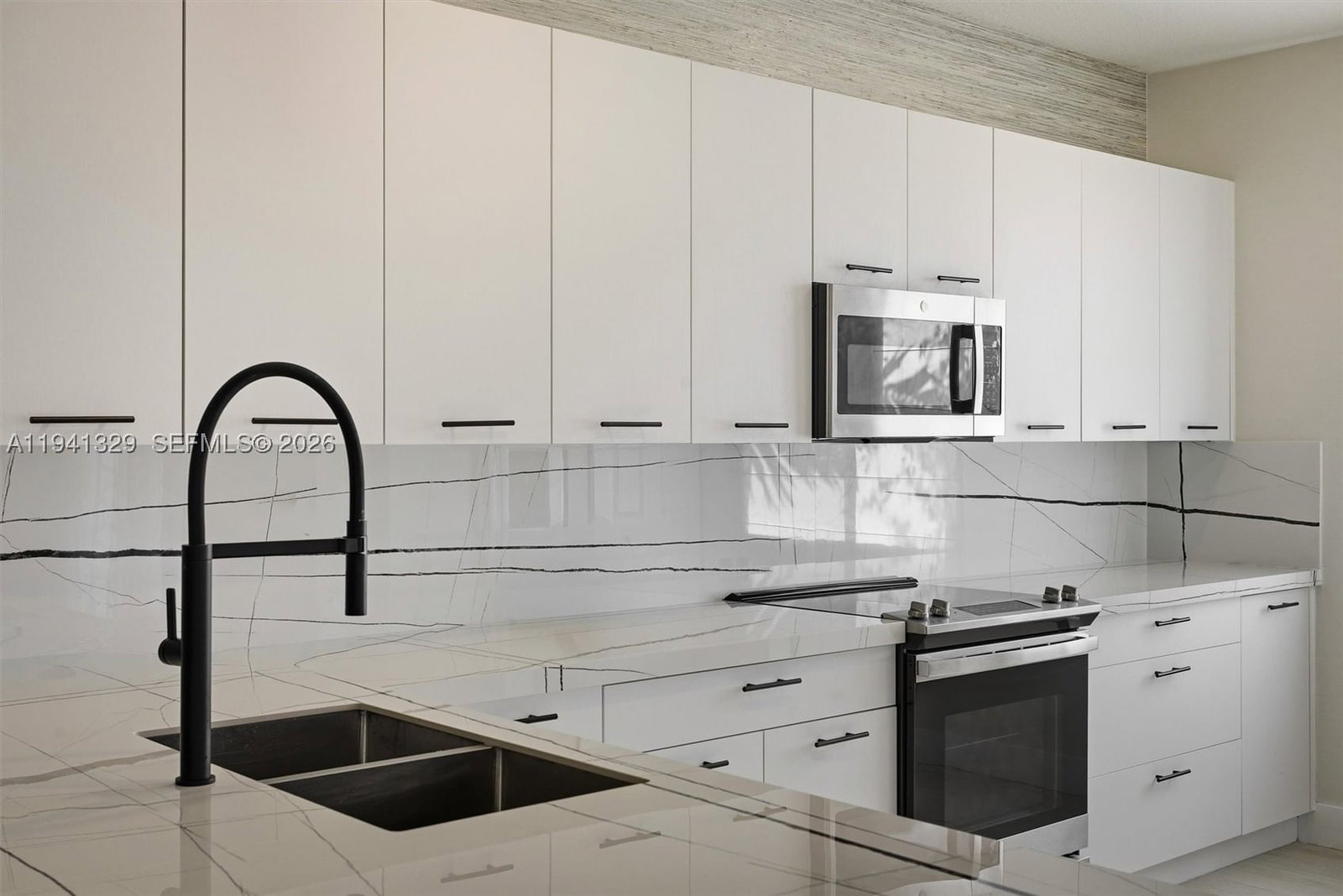 Real estate property located at 4250 83rd Ave, Miami-dade, Downtown Doral South Phas, Doral, FL