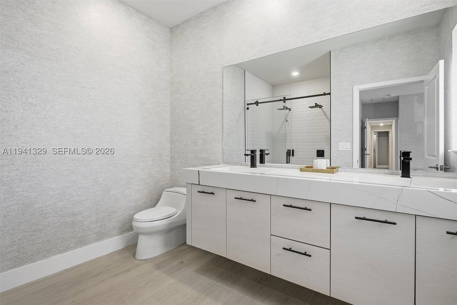 Real estate property located at 4250 83rd Ave, Miami-dade, Downtown Doral South Phas, Doral, FL
