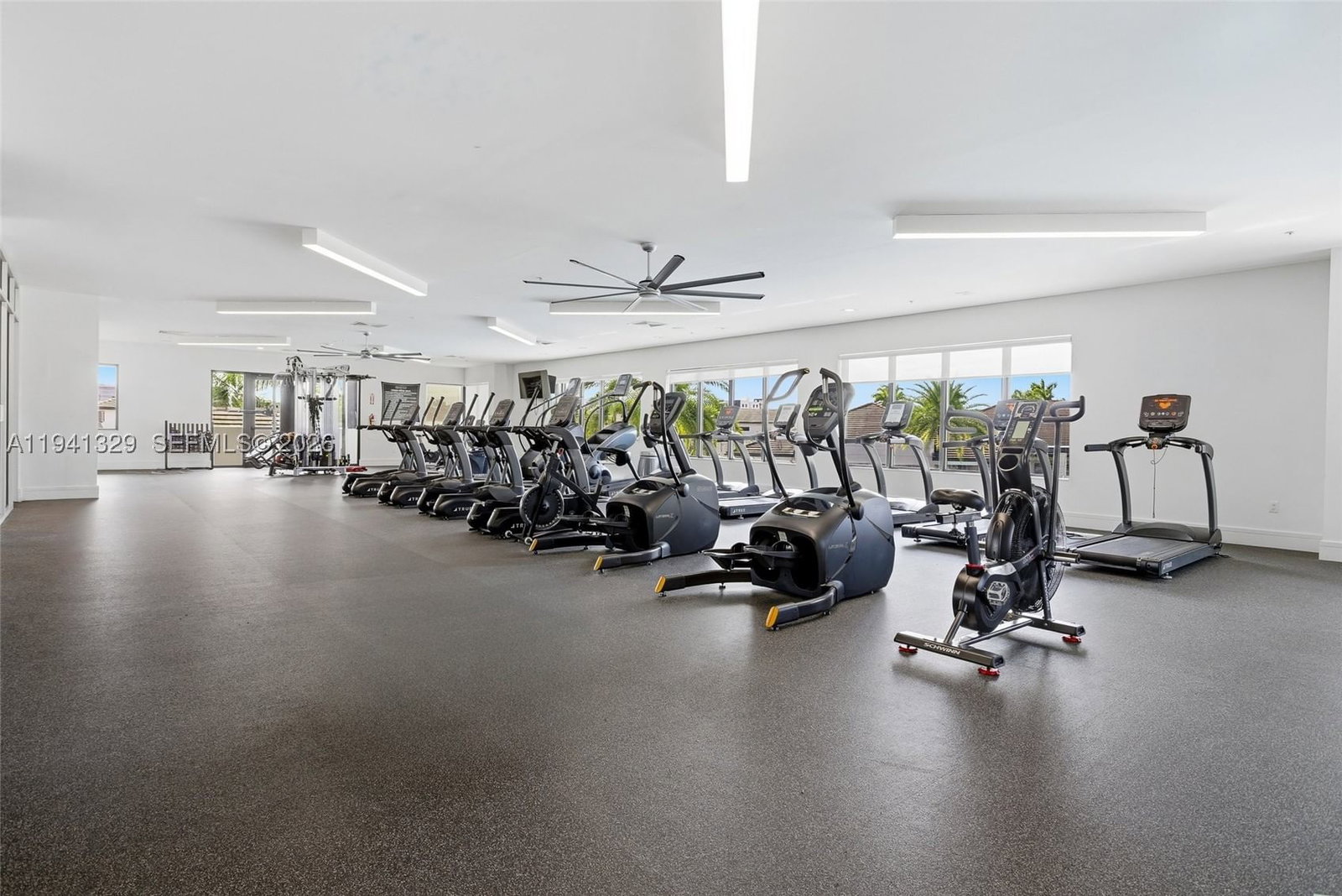 Real estate property located at 4250 83rd Ave, Miami-dade, Downtown Doral South Phas, Doral, FL