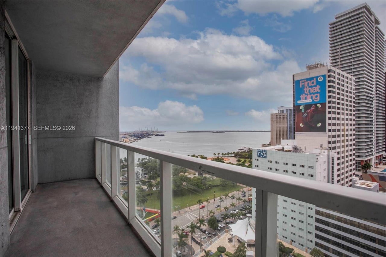 Real estate property located at 244 Biscayne Blvd #2107, Miami-dade, Vizcayne North Condo, Miami, FL
