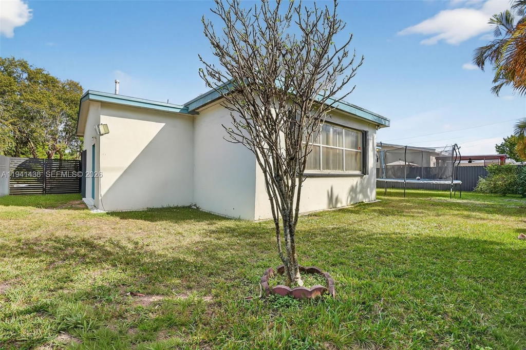 Real estate property located at 8500 16th St, Miami-dade, Westchester Part 3, Miami, FL