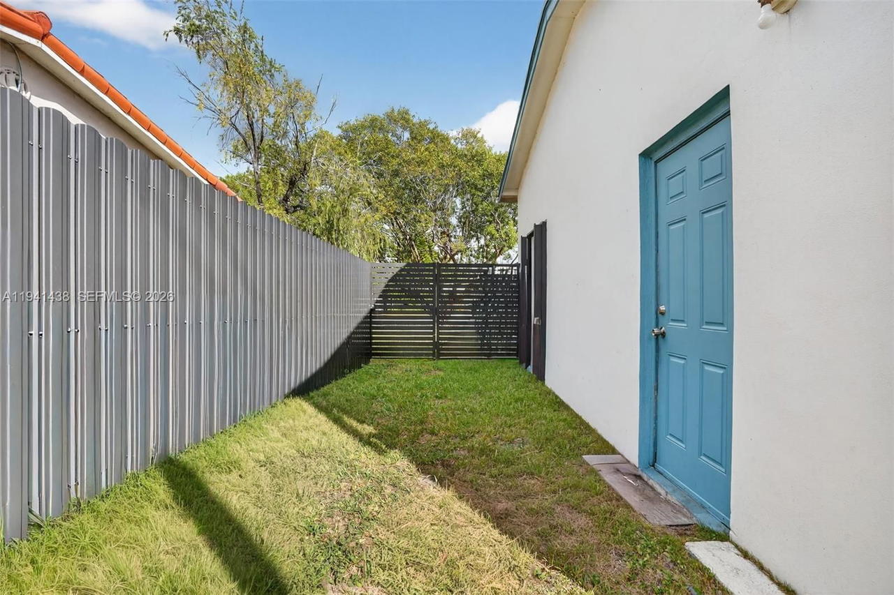 Real estate property located at 8500 16th St, Miami-dade, Westchester Part 3, Miami, FL